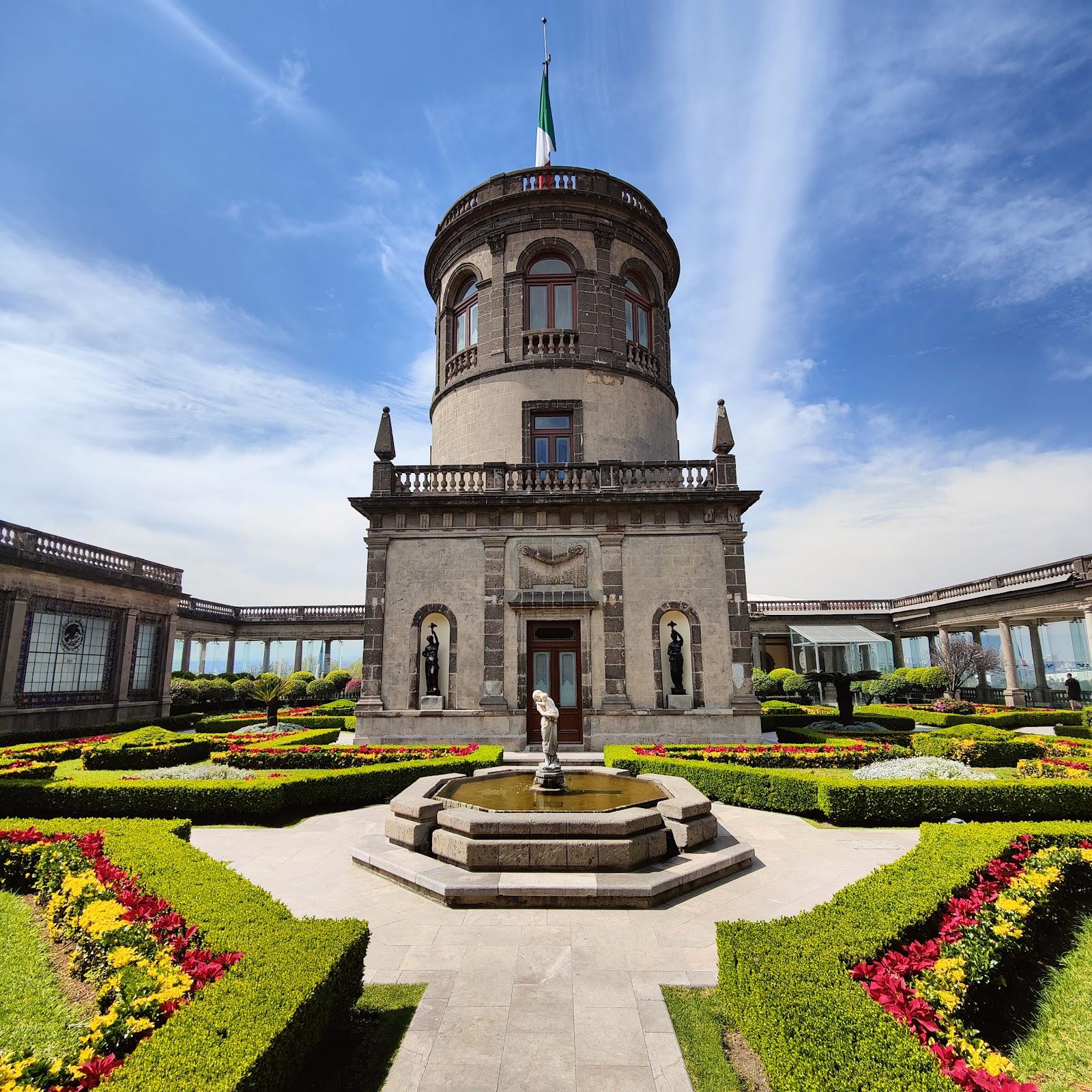 Fondo de Museo Nacional de Historia Castillo de Chapultepec en Ciudad de México