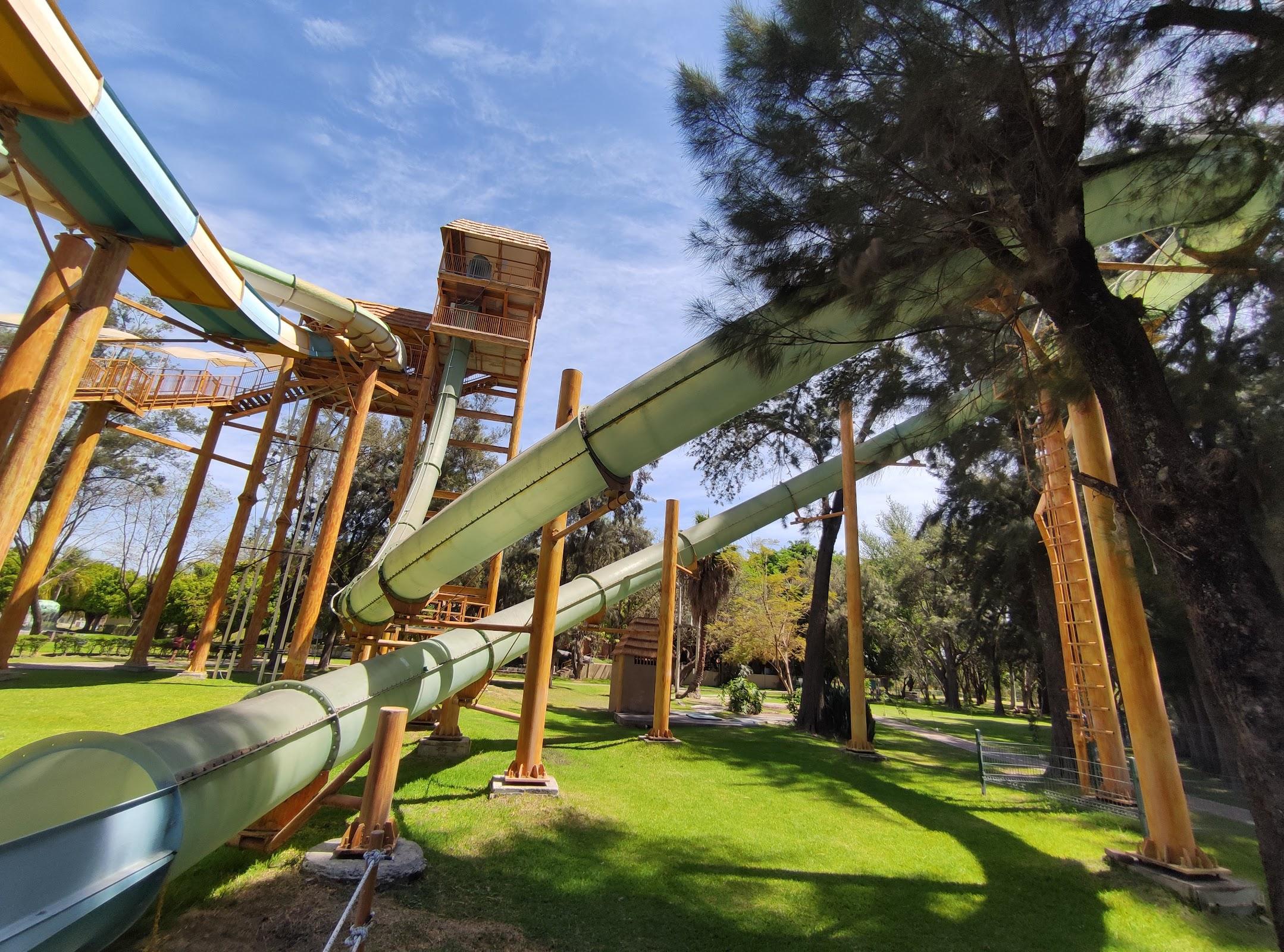 Fondo de Agua Caliente Parque Acuático en Villa Corona