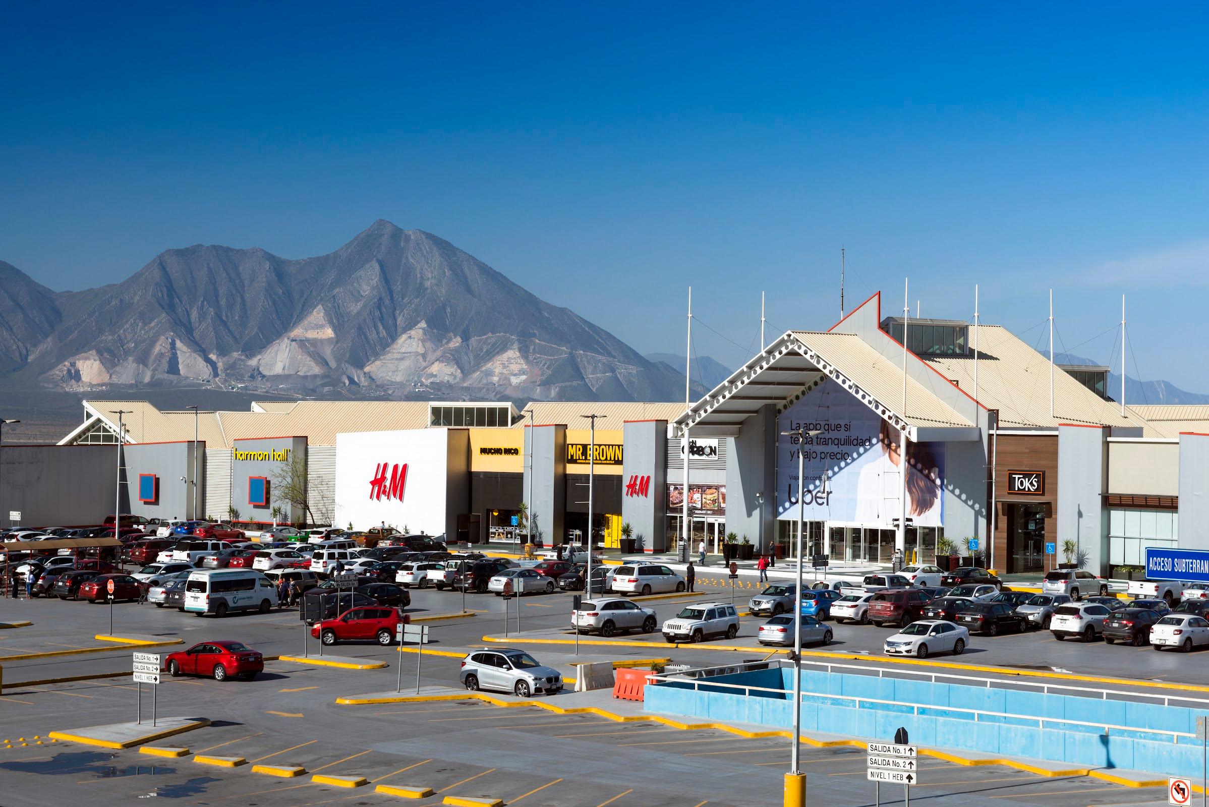 Plaza Cumbres vista 2