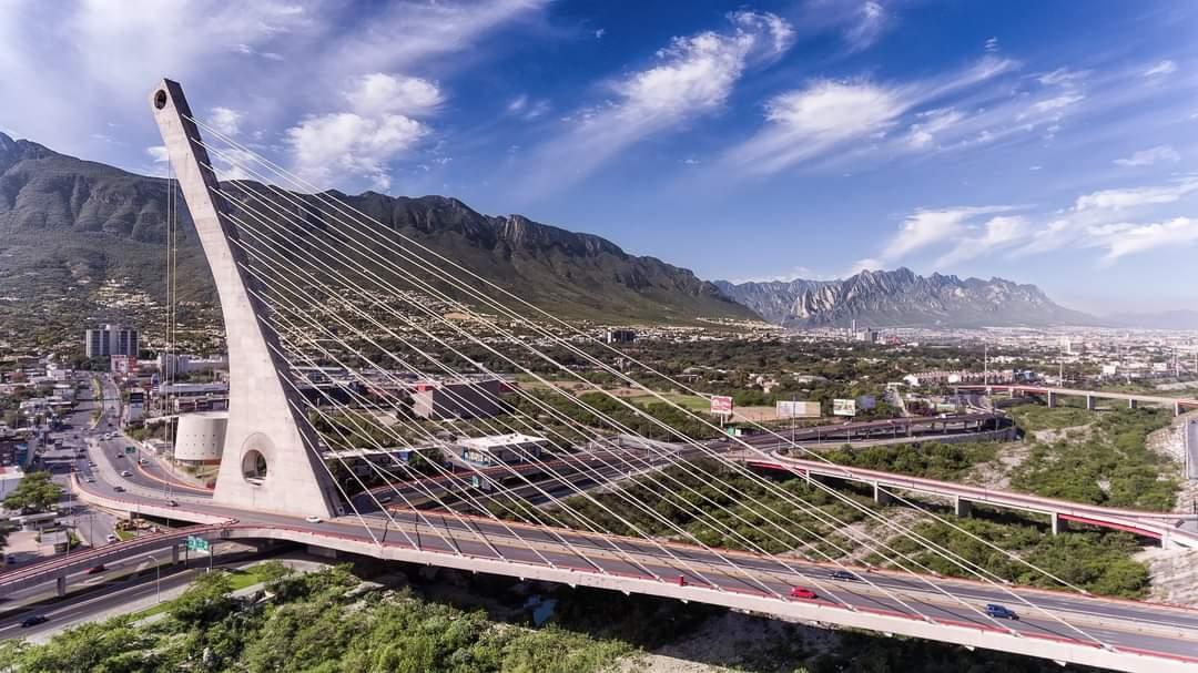 Puente Atirantado (La Unidad) en Monterrey