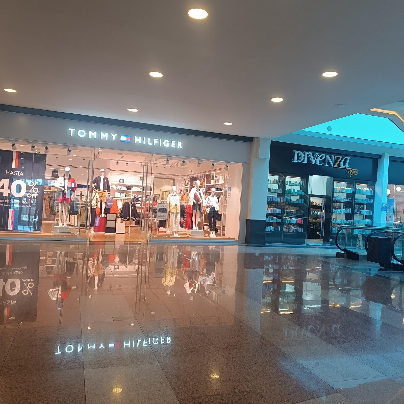 Plaza Fiesta Anáhuac vista 8